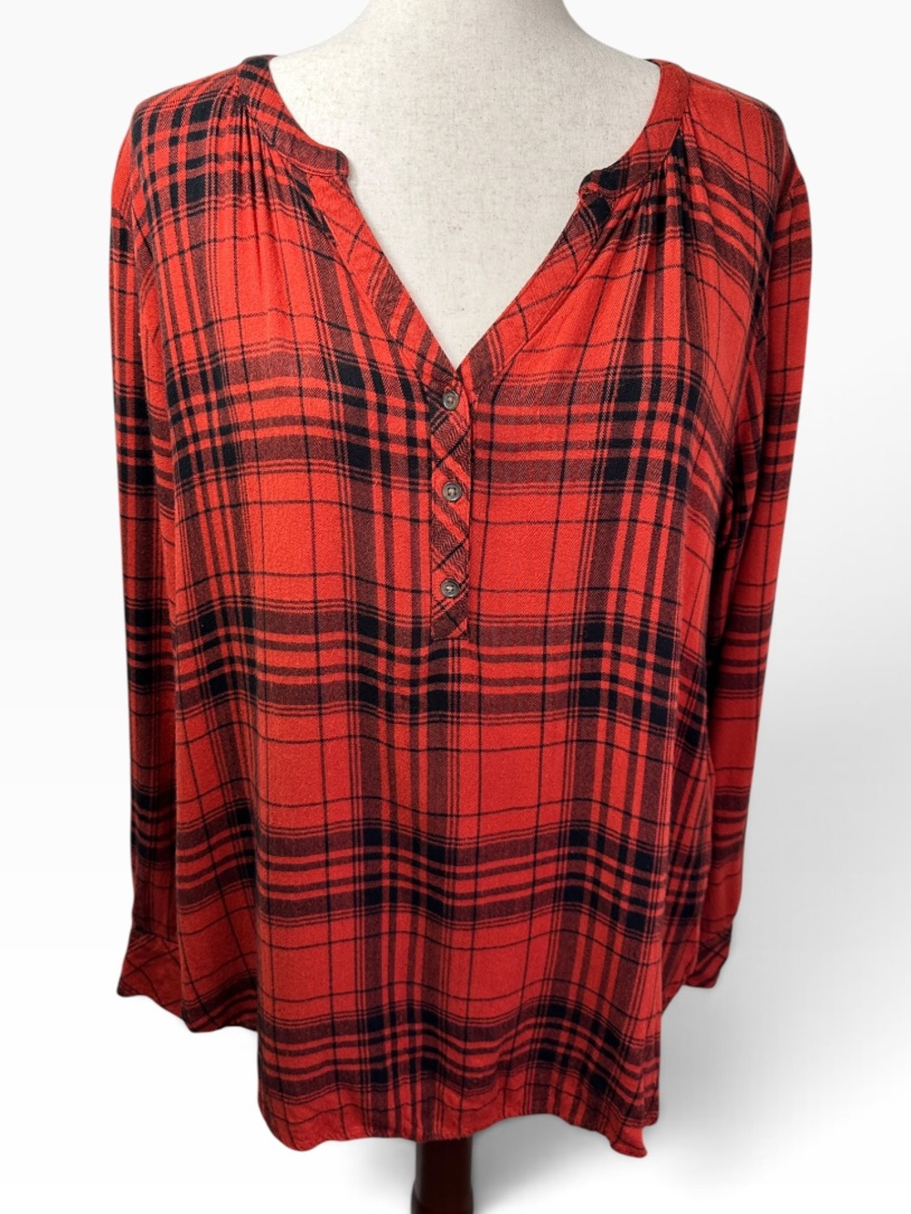 Universal Thread XL Red Black Plaid Rayon Henley Tunic Blouse